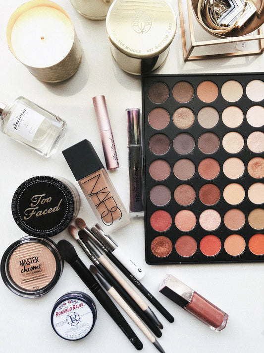 Erreurs courantes à éviter avec le fond de teint adaptable - Hailey Beauty