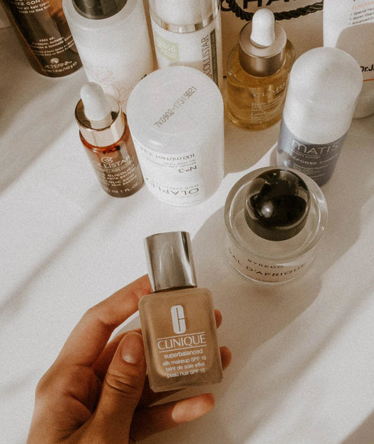 Le Fond de Teint Adaptable : L'Ami des Peaux Sensibles - Hailey Beauty