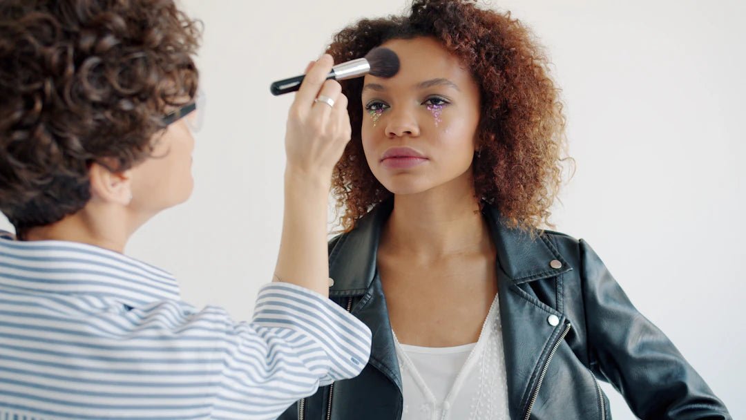 Les Tendances du Maquillage et le Fond de Teint Adaptable - Hailey Beauty