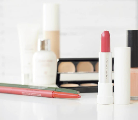 Optimisez Votre Teint : Fond de Teint Adaptable en Milieu Changeant - Hailey Beauty