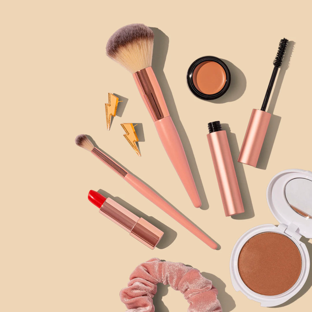 Les Accessoires Essentiels pour un Fond de Teint Parfait